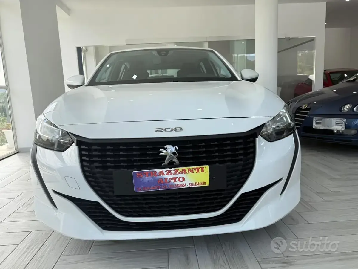 Usata Peugeot 208 Allure 102 CV (75 kW) 2022 Bianco Utilitaria