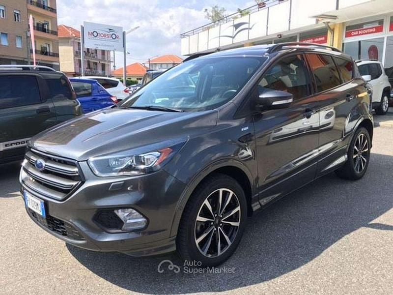 Grigio(met.) Usata 2017 Ford Kuga ST-Line SUV | 15.890 € (Buon prezzo) - Immagine 1/4