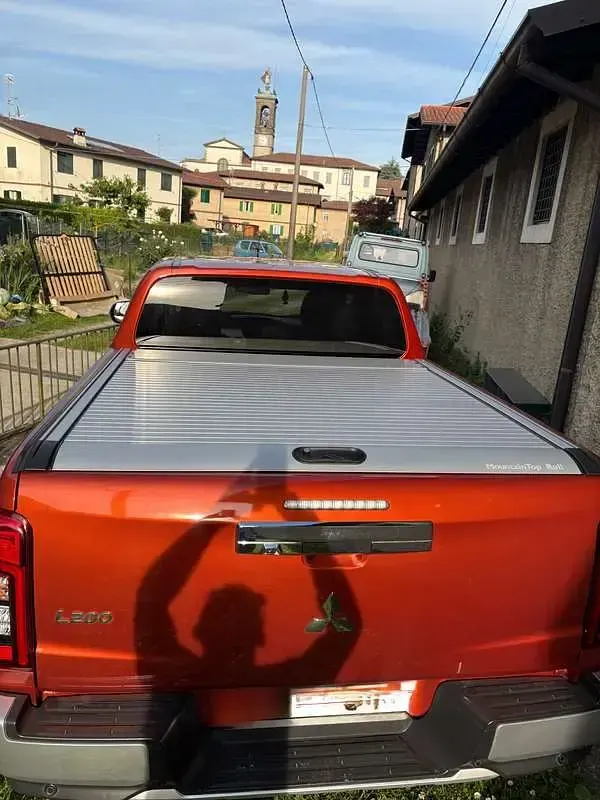 Usata Mitsubishi L200 150 CV (110 kW) 2019 Arancione Pick-up