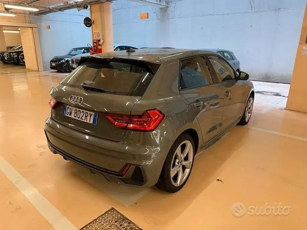 Usata Audi A1 Comfort 150 CV (110 kW) 2024 Grigio SUV