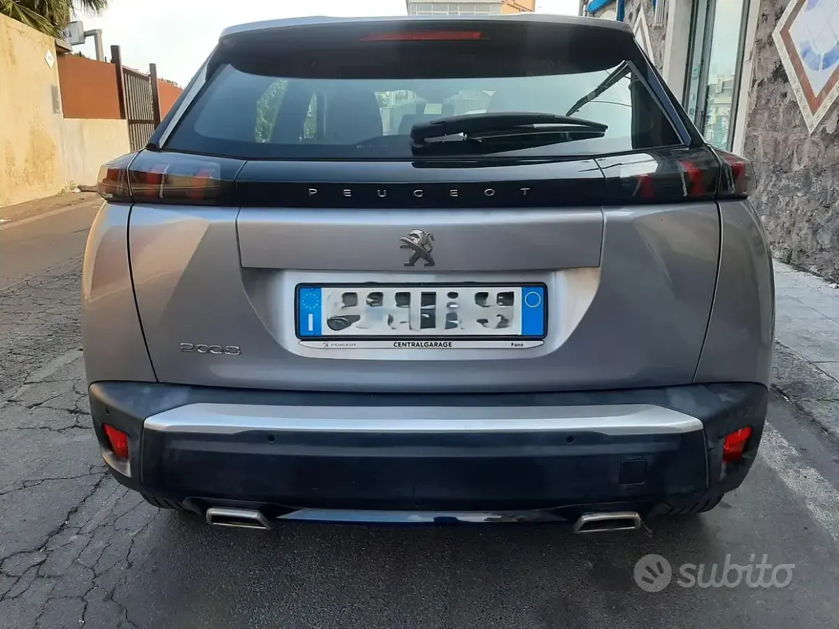 Usata Peugeot 2008 131 CV (96 kW) 2020 Grigio SUV