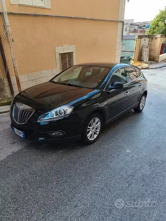 Usata Lancia Delta 120 CV (88 kW) 2011 Nero Utilitaria