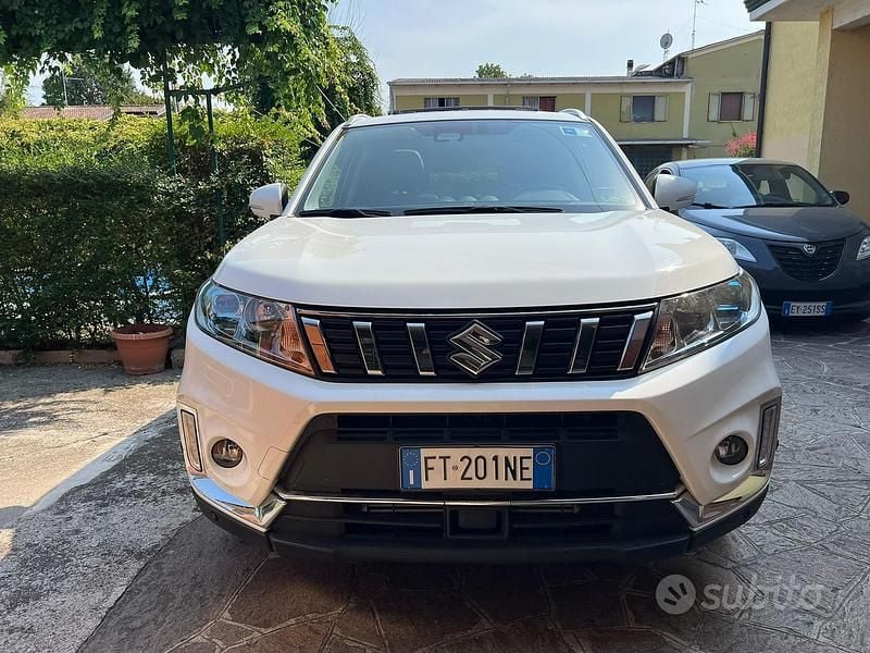 Usata Suzuki Vitara 140 CV (102 kW) 2019 Bianco SUV
