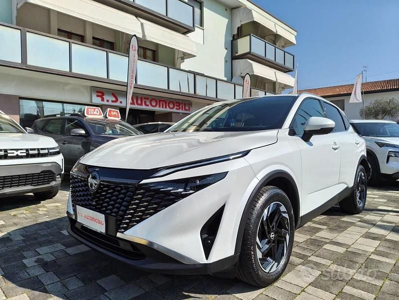 Usata Nissan Qashqai N-Connecta 140 CV (102 kW) 2025 Bianco SUV