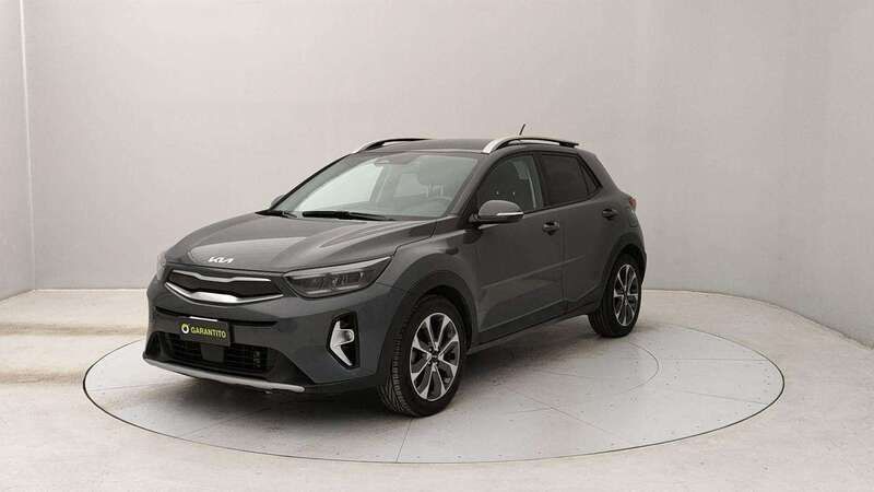 Grigio Usata 2023 Kia Stonic Style SUV | 15.800 € (Buon prezzo) - Immagine 1/4