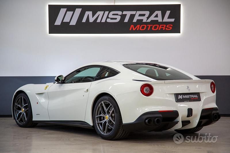 Usata Ferrari F12 736 CV (541 kW) 2016 Bianco Coupé