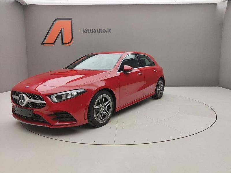 Usado Mercedes A180 AMG line 116 CV (85 kW) 2020 Rojo Utilitario