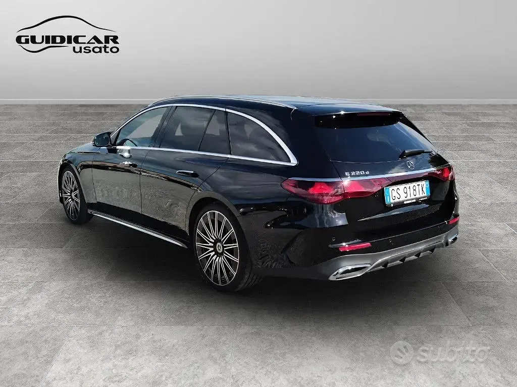 Usata Mercedes E220 AMG line 197 CV (144 kW) 2024 Nero Station wagon