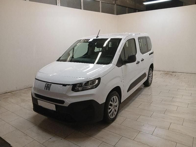 Bianco Nuova 2025 Fiat Doblò Monovolume | 27.490 € - Immagine 1/4