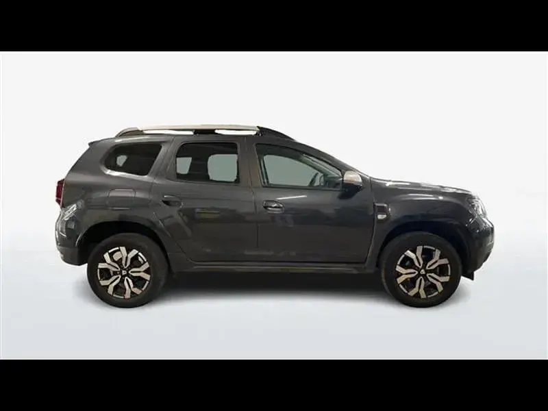 Usata Dacia Duster Prestige 101 CV (74 kW) 2022 Grigio scuro SUV
