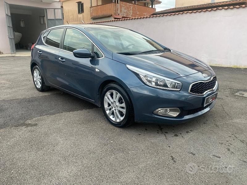 Grigio Usata 2013 Kia Ceed Active Due volumi | 5299 € (Ottimo prezzo) - Immagine 1/4