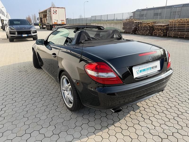Usata Mercedes SLK200 163 CV (119 kW) 2005 Nero Cabrio