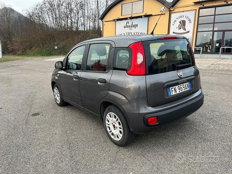 Usata Fiat Panda Lounge 69 CV (50 kW) 2018 Grigio Utilitaria
