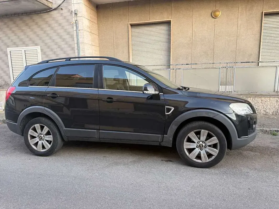 Usata Chevrolet Captiva 150 CV (110 kW) 2010 Nero SUV