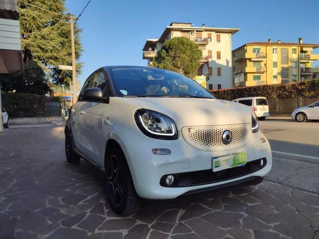 Usata Smart ForFour Pulse 71 CV (52 kW) 2018 Bianco Utilitaria