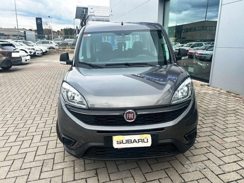 Usata Fiat Doblò Easy 120 CV (88 kW) 2015 Grigio Monovolume
