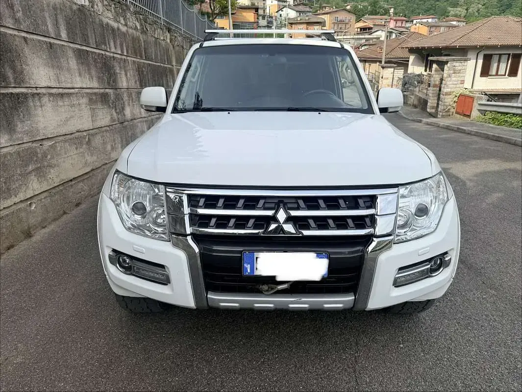 Usata Mitsubishi Pajero Instyle 200 CV (147 kW) 2016 SUV