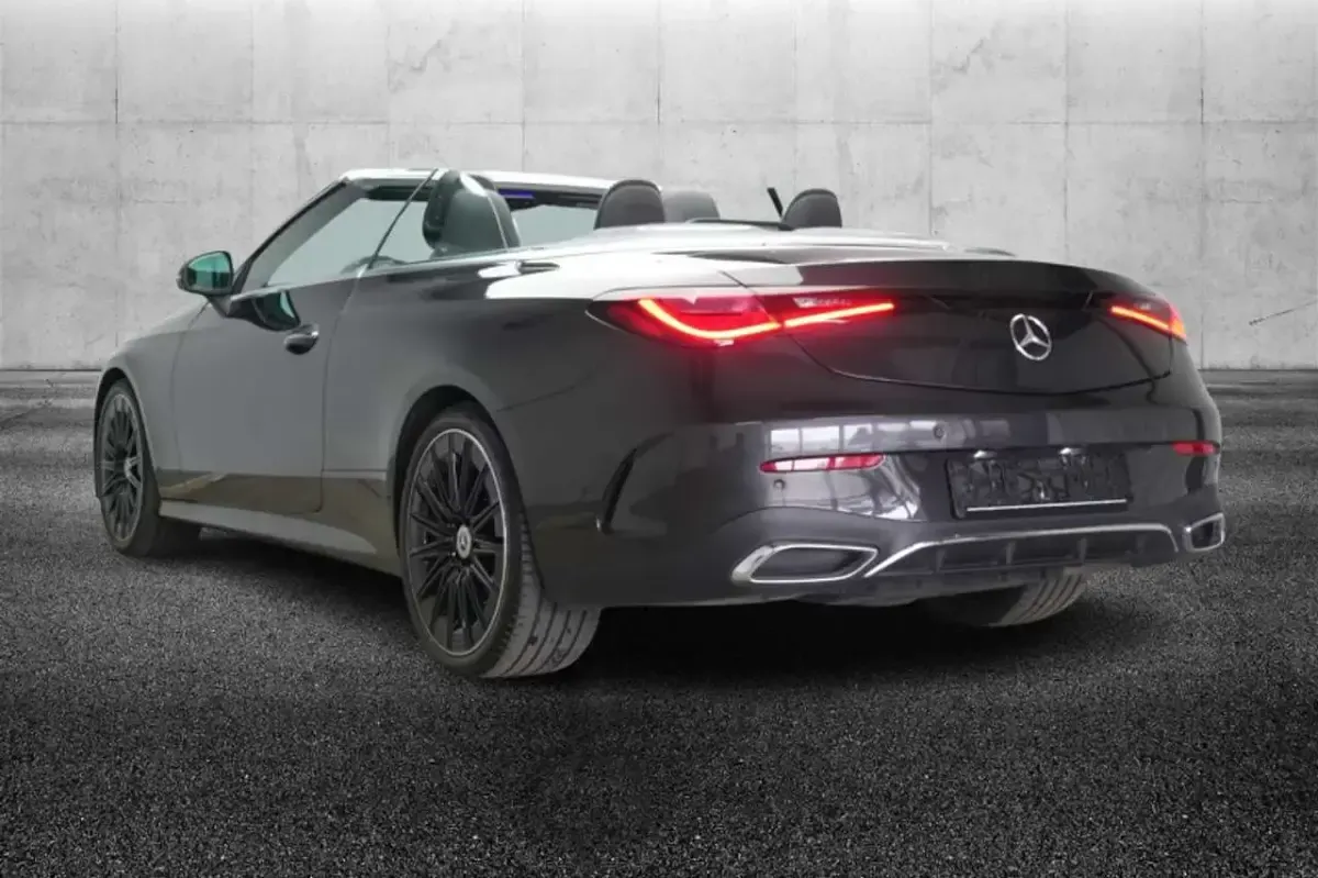 Usata Mercedes CLE300 AMG Line Premium 258 CV (189 kW) 2025 Nero Cabrio
