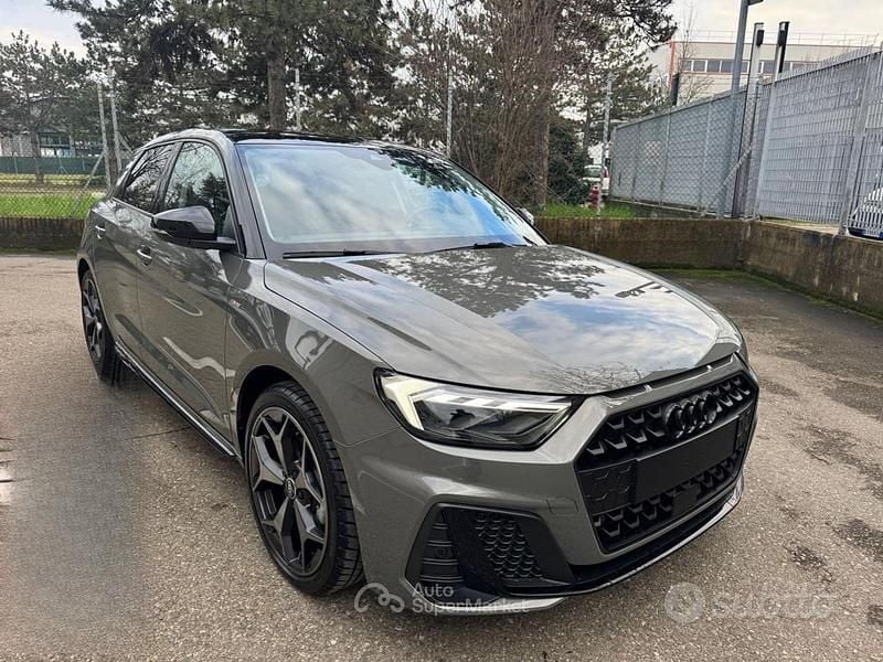 Nuova Audi A1 116 CV (85 kW) 2026 Grigio metallizzato SUV