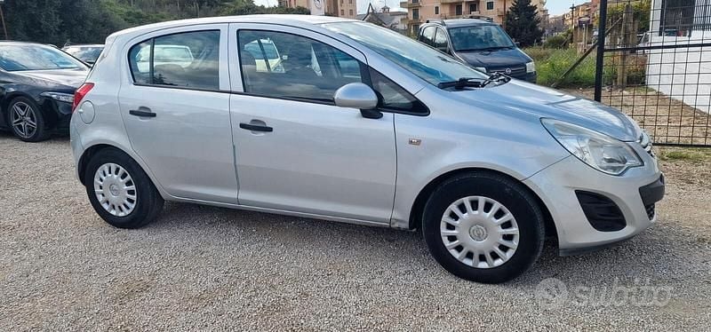 Usata Opel Corsa 75 CV (55 kW) 2013 Grigio Utilitaria