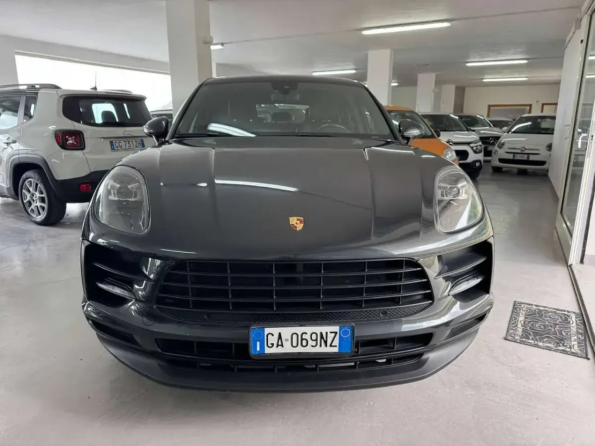 Usata Porsche Macan 245 CV (180 kW) 2020 Grigio SUV