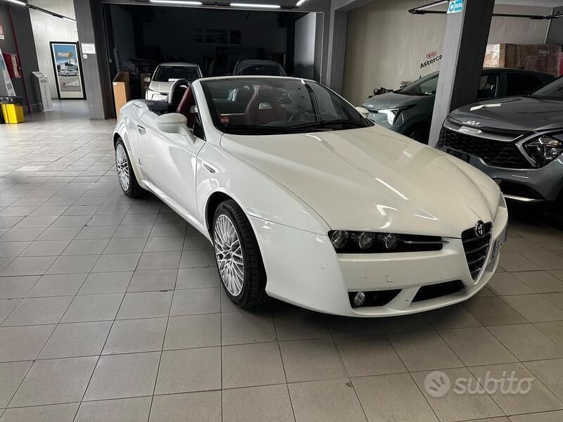 Bianco Usata 2010 Alfa Romeo Spider Cabrio | 16.900 € (Molto cara) - Immagine 1/4
