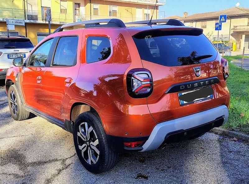 Usata Dacia Duster Prestige 101 CV (74 kW) 2022 Arancione SUV