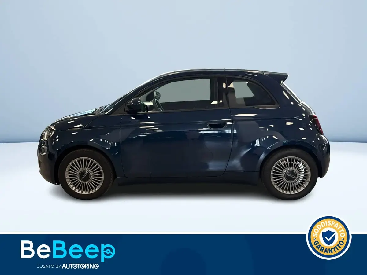 Usata Fiat 500e Icon 86 kW (118 CV) 2024 Blu metallizzato Berlina