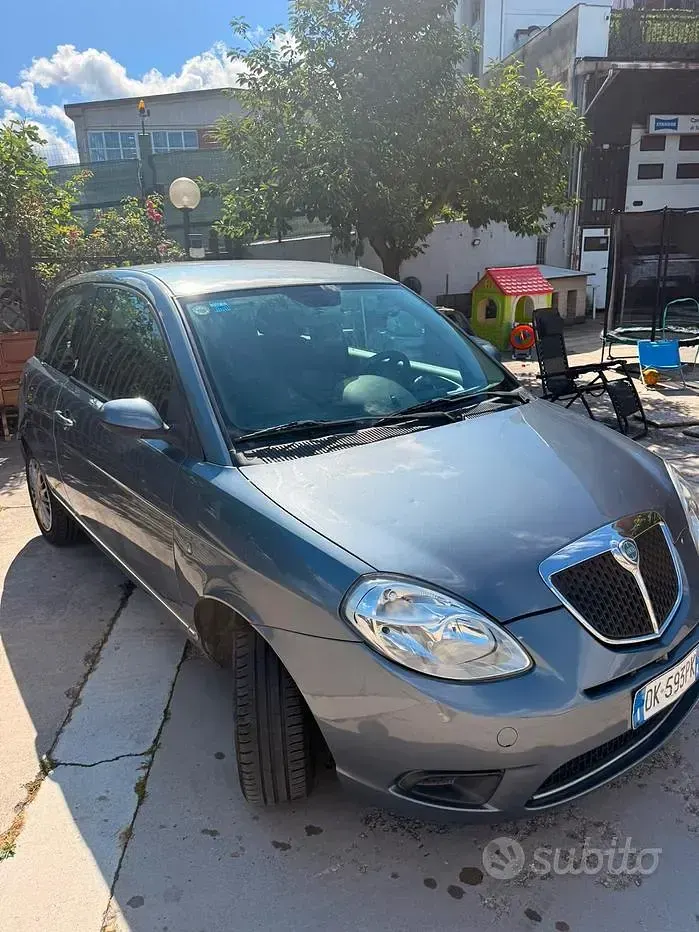 Usata Lancia Ypsilon 60 CV (44 kW) 2009 Grigio Utilitaria