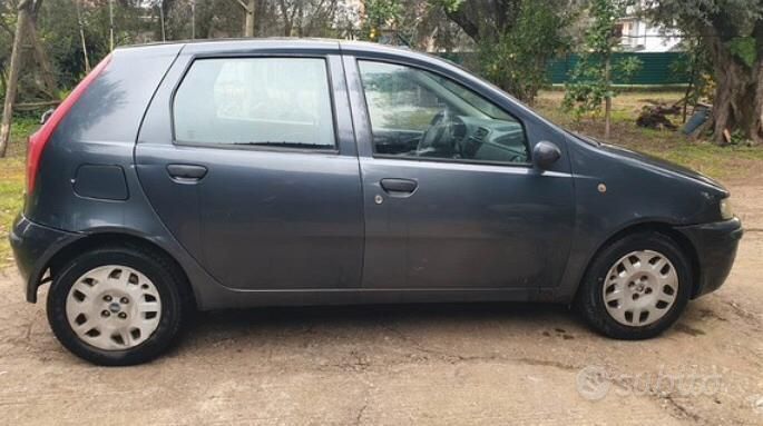 Usata Fiat Punto 80 CV (58 kW) 2003 Grigio Utilitaria