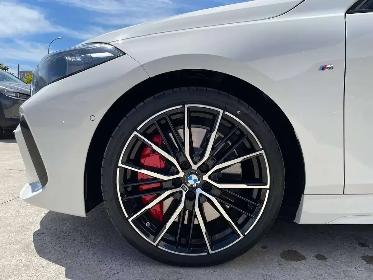 Usata BMW 118 M Sport 150 CV (110 kW) 2023 Alpine white Utilitaria