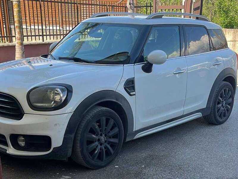 Bianco Usata 2017 Mini One Countryman Business SUV | 15.000 € (Molto cara) - Immagine 1/3