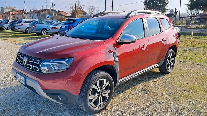 Usata Dacia Duster Prestige 101 CV (74 kW) 2022 Rosso SUV