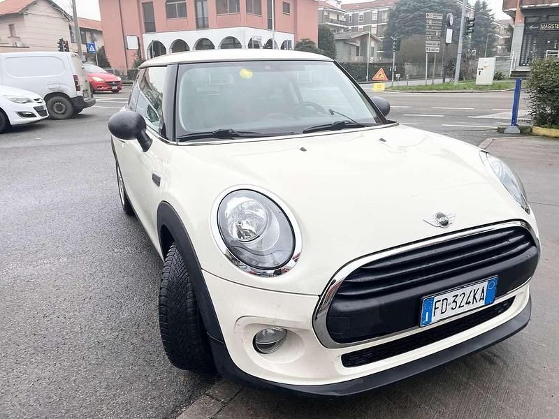 Usata Mini ONE 75 CV (55 kW) 2016 Bianco Utilitaria