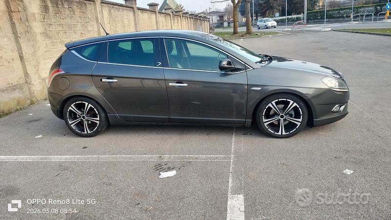 Usata Lancia Delta Silver 120 CV (88 kW) 2010 Grigio Utilitaria
