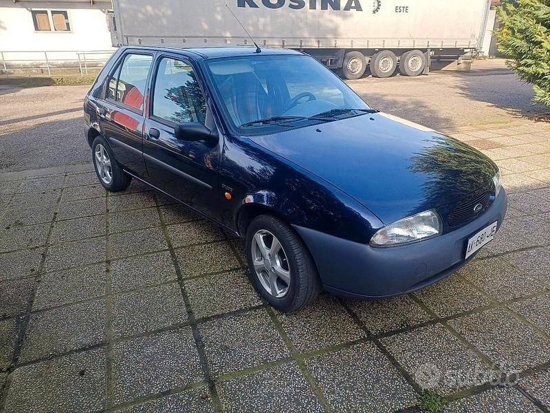 Gebraucht Ford Fiesta 75 PS (55 kW) 1996 Blau Kleinwagen