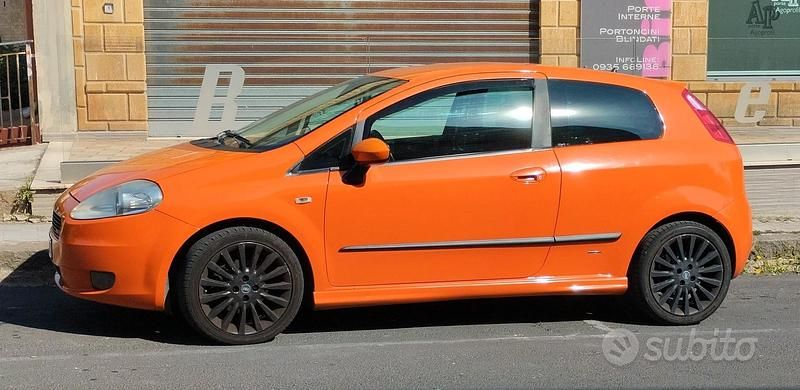 Usata 2006 Fiat Grande Punto Due volumi | 2500 € (Molto cara) - Immagine 1/4