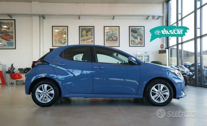 Usata Toyota Yaris Active 72 CV (52 kW) 2021 Azzurro Utilitaria