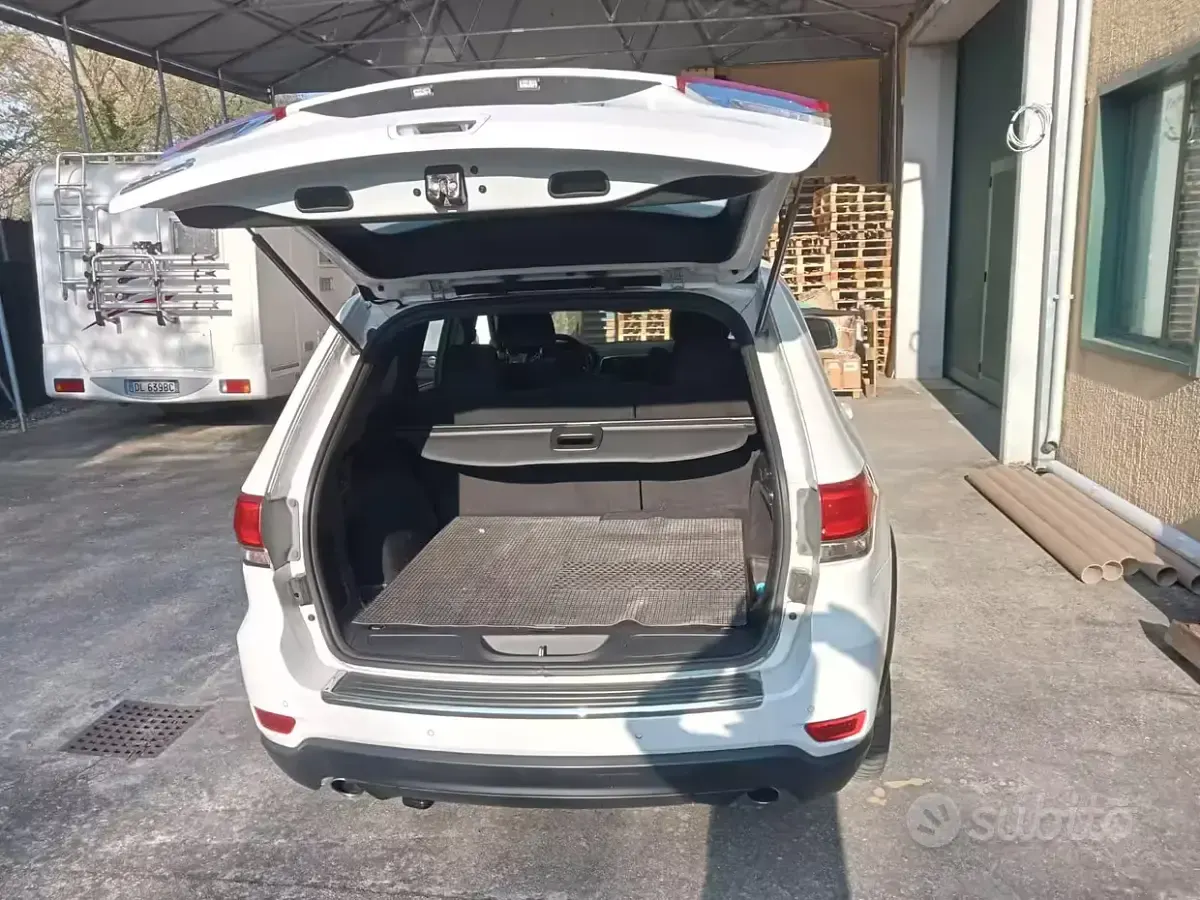Usata Jeep Cherokee 250 CV (183 kW) 2014 Bianco SUV
