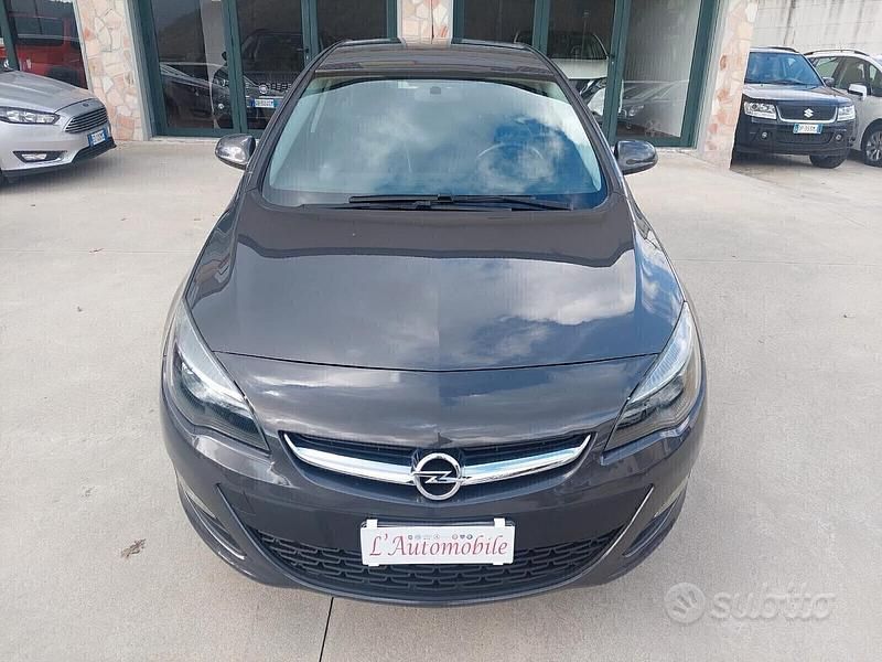 Usata Opel Astra 110 CV (80 kW) 2014 Grigio Berlina
