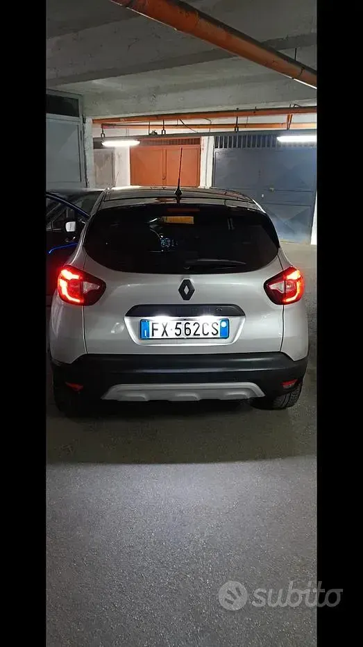Usata Renault Captur 150 CV (110 kW) 2019 Grigio SUV