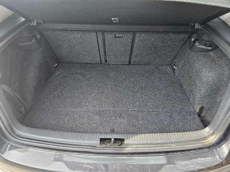 Nero Usata 2004 VW Golf IV Sportline Tre volumi | 5000 € - Immagine 1/4