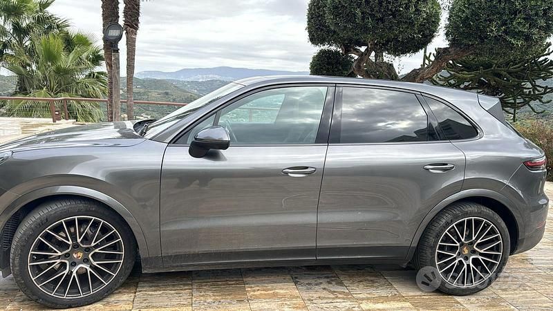 Usata Porsche Cayenne 340 CV (250 kW) 2019 Grigio SUV