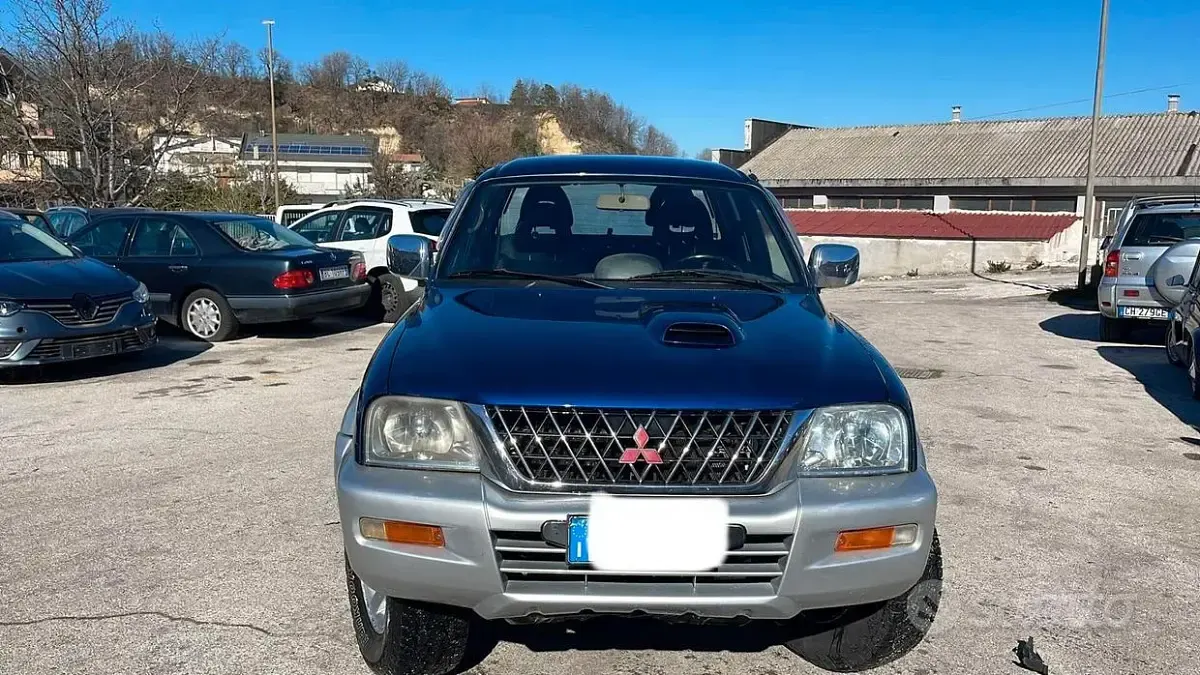 Usata Mitsubishi L200 115 CV (84 kW) 2002 Blu Pick-up