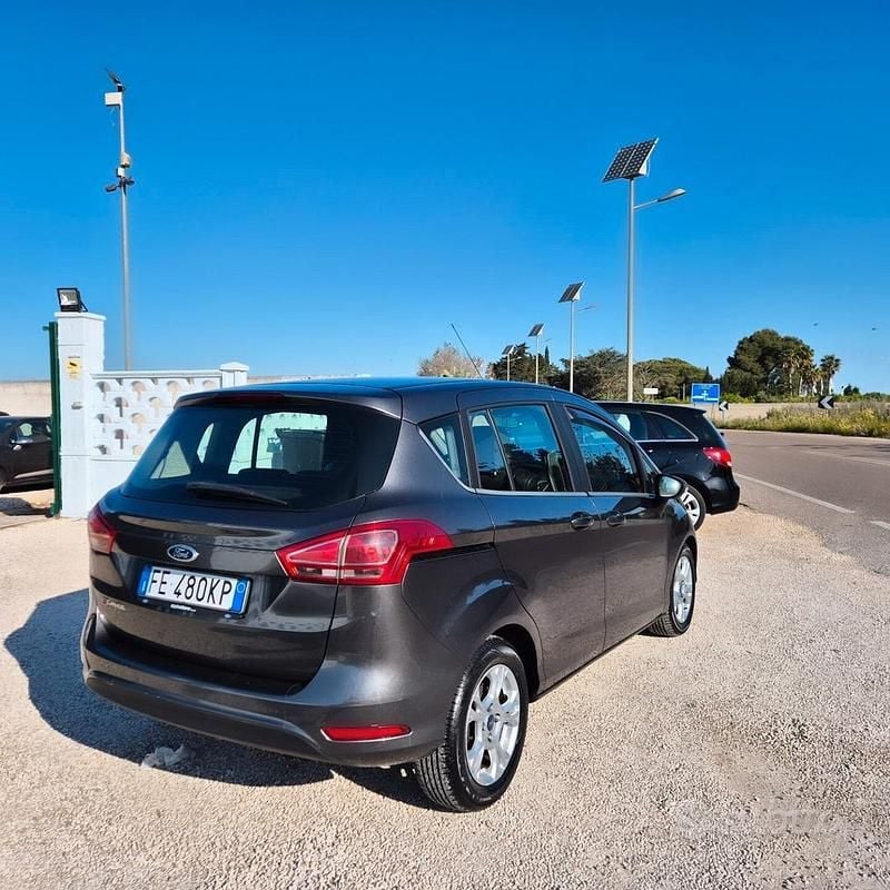 Usata Ford B-MAX Titanium 95 CV (69 kW) 2016 Grigio Monovolume