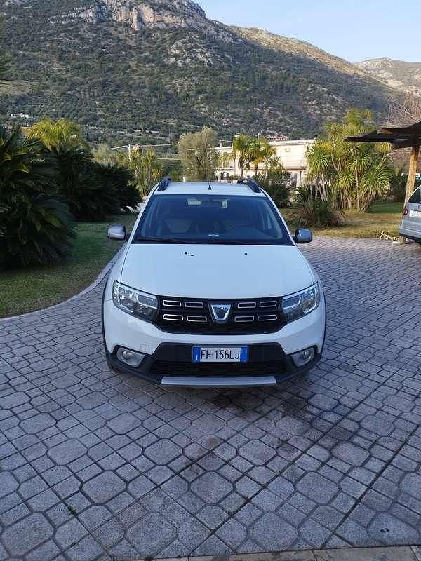 Usata Dacia Sandero Stepway 90 CV (66 kW) 2017 Bianco Berlina