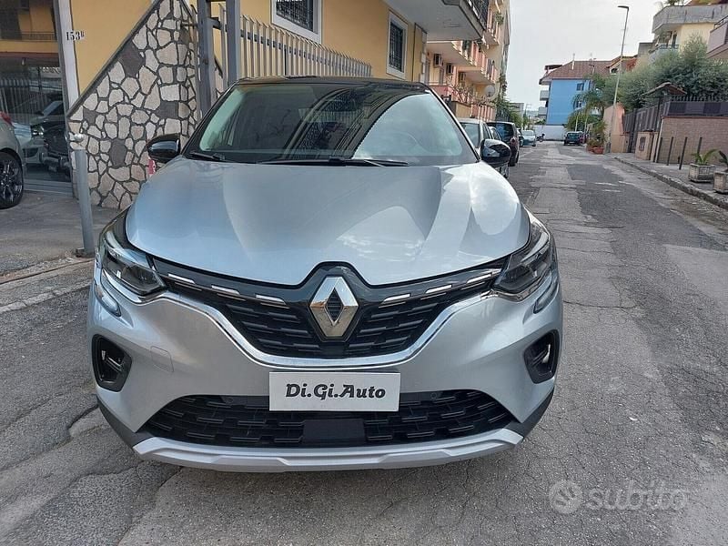 Usata Renault Captur Techno 91 CV (66 kW) 2023 Grigio SUV