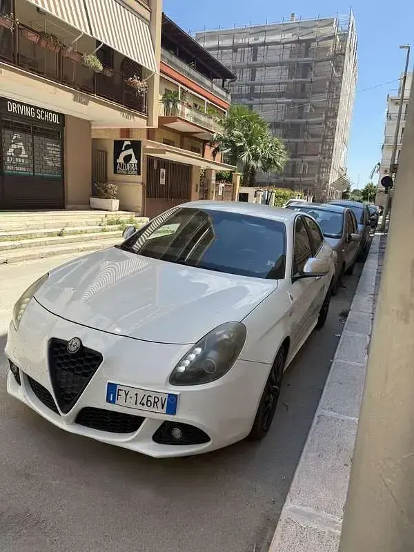 Usata Alfa Romeo Giulietta Distinctive 105 CV (77 kW) 2011 Utilitaria