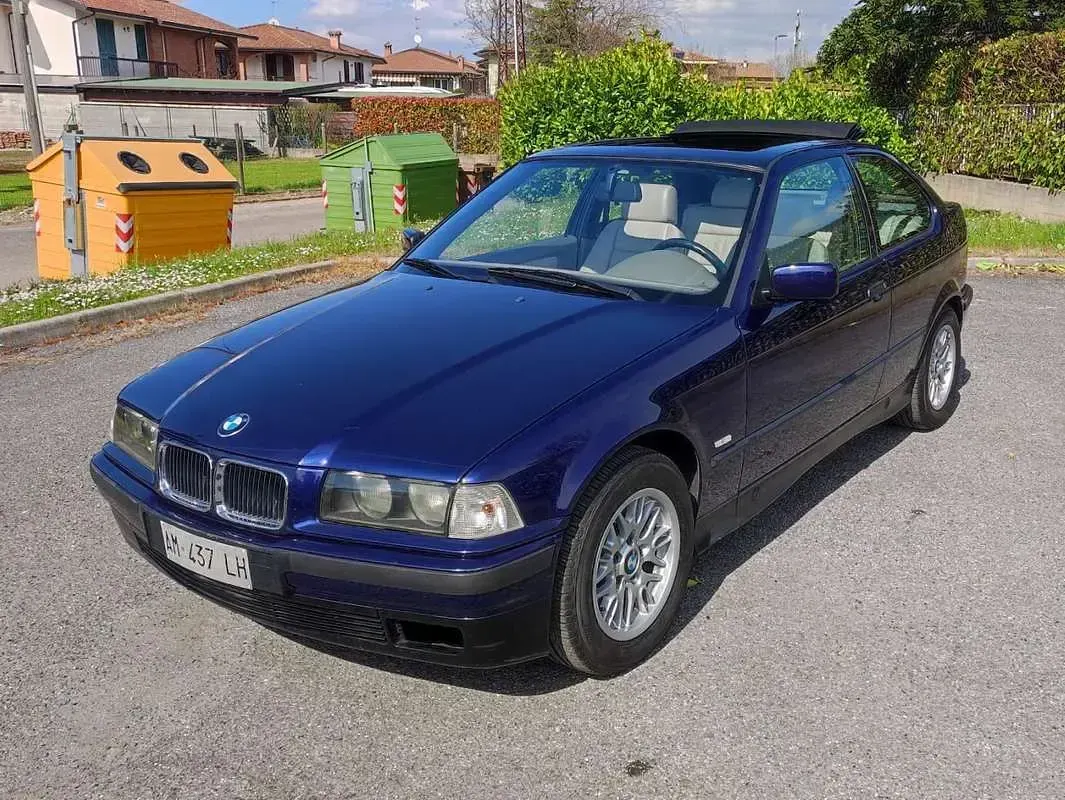 Usata BMW 316 Compact Efficient Dynamics 102 CV (75 kW) 1996 Blu/azzurro Utilitaria