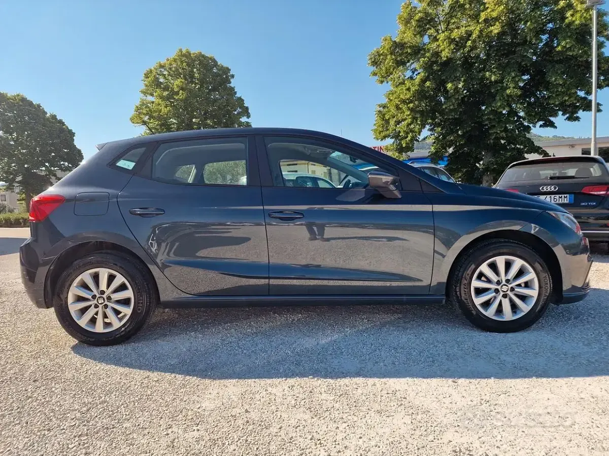 Usata Seat Ibiza Business 90 CV (66 kW) 2021 Grigio Utilitaria